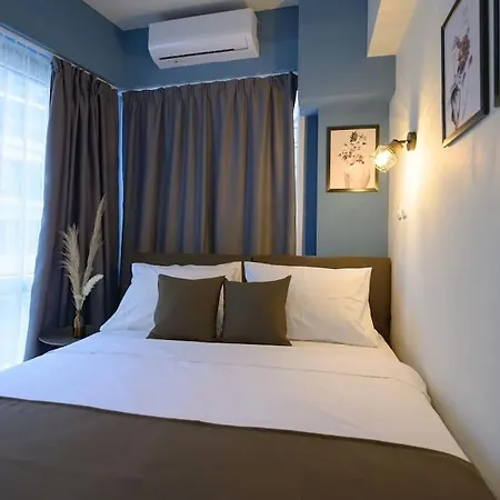 Center Apartment *